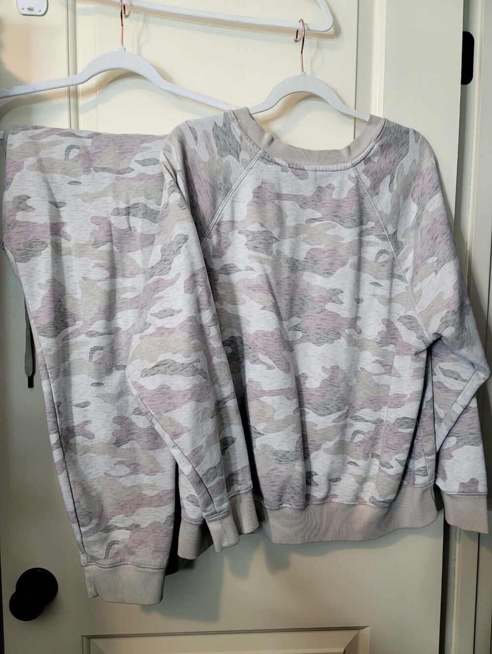 Old Navy Pink Camo Sweatshirt With Sweatpants Womens XL